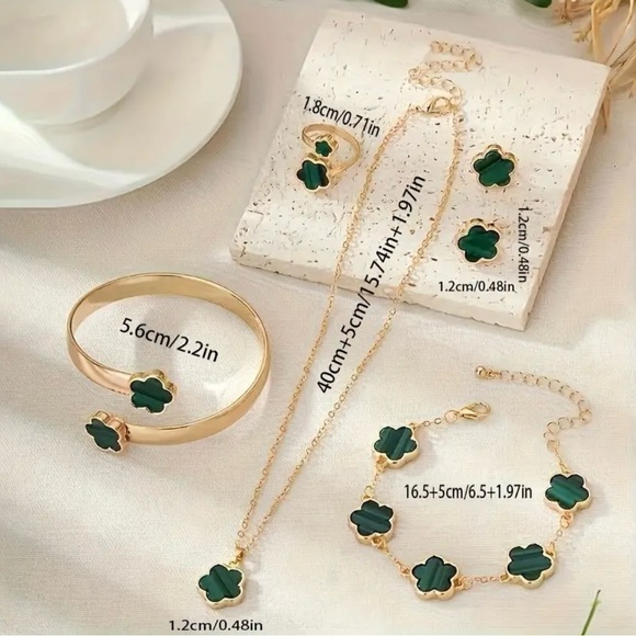 Set of five jewelry green malachite shell clover gold tone - Picture 2 of 2